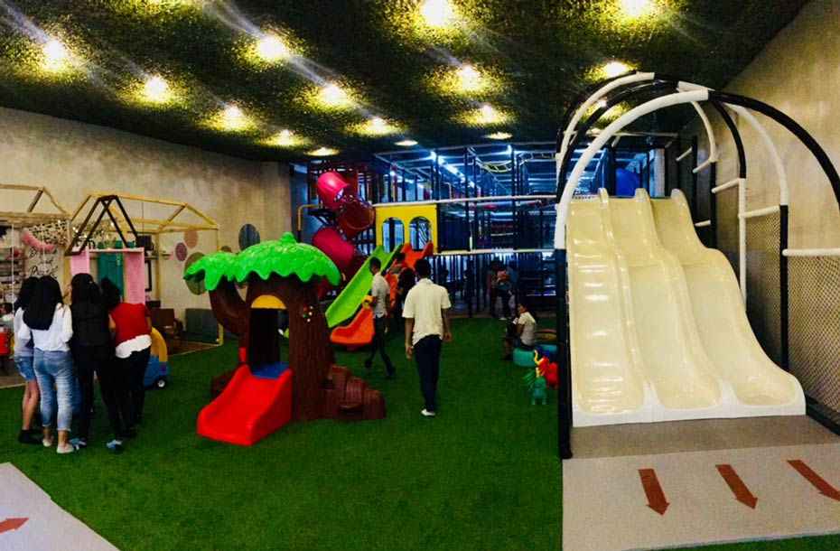 室內兒童滑梯樂園