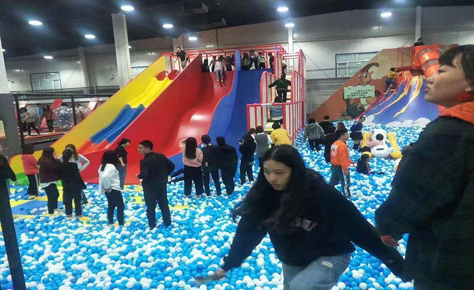 蹦床樂園