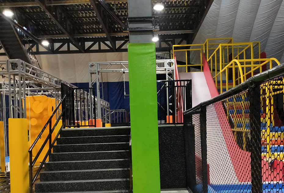 蹦床實物照片