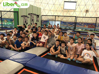 如何為蹦床公園做好防護措施減少投資的風險?